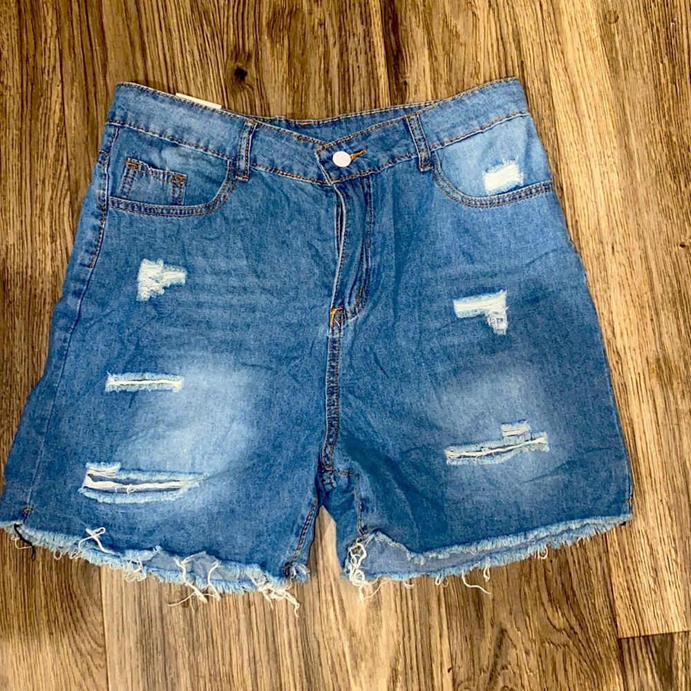 Jean ripped shorts